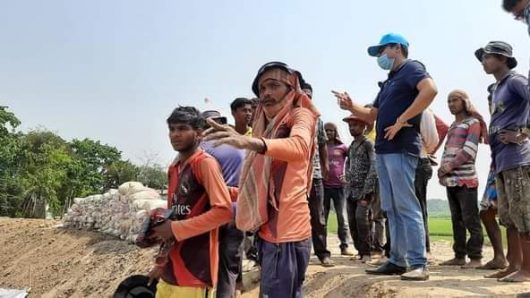 তাহিরপুরে ফসল রক্ষাবাঁধ পরিদর্শন করে ইউএনও র চরম অসন্তোষ প্রকাশ 