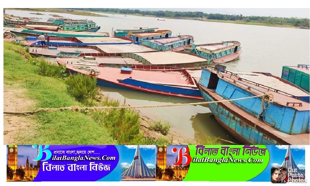 ধোপাজান চলতি নদীতে পুুলিশের অভিযানে ১০টি বালু ভর্তি নৌকা আটক
