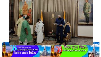 মুখ্যমন্ত্রীর পদ থেকে পদত্যাগ করলেন মমতা