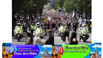 লন্ডনে লকডাউন বিরোধী মিছিল থেকে প্রধানমন্ত্রীর বাড়িতে টেনিস বল নিক্ষেপ!