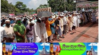 মুকুট চপলের মায়ের নামাজে জানাজা সম্পন্ন