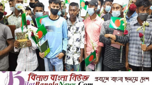 সুনামগঞ্জে শিশুদের জাতীয় পতাকা ফুল ডায়েরি দিয়ে বাড়ি পাঠালেন আদালত
