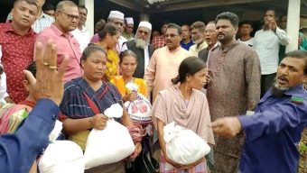 তাহিরপুর উপজেলায় ৩ হাজার ত্রাণ সামগ্রী বিতরণ করেন- এমপি রতন