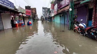 সুনামগঞ্জে শতাব্দির বড় বন্যা; ৫ লক্ষাধিক মানুষ পানি বন্দি,ত্রাণের জন্য হাহাকার।।সড়ক যোগাযোগ বিচ্ছিন্ন