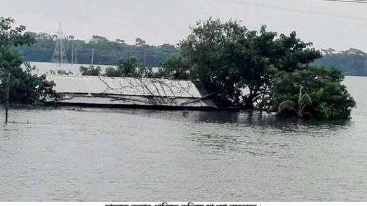 ছাতকের বন্যা পরিস্থিতি ভয়াবহ,লাখ লাখ মানুষ পানিবন্দি