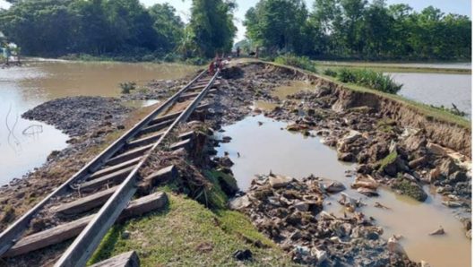 বণ্যায় ক্ষত বিক্ষত ছাতক-সিলেট রেলপথ, অরক্ষিত কয়েক কোটি টাকার সম্পদ