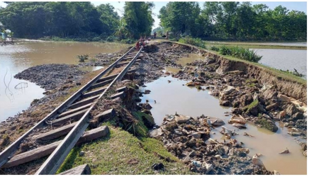 বণ্যায় ক্ষত বিক্ষত ছাতক-সিলেট রেলপথ, অরক্ষিত কয়েক কোটি টাকার সম্পদ