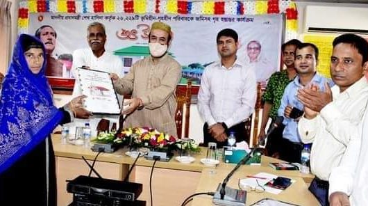 ছাতকে প্রধানমন্ত্রীর উপহার জমিসহ ঘর পেলো ৫২ পরিবার