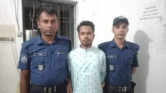 আবারো ধর্মীয় উস্কানিমূলক স্ট্যাটাস দিয়ে ঝুমন দাশ কারাগারে