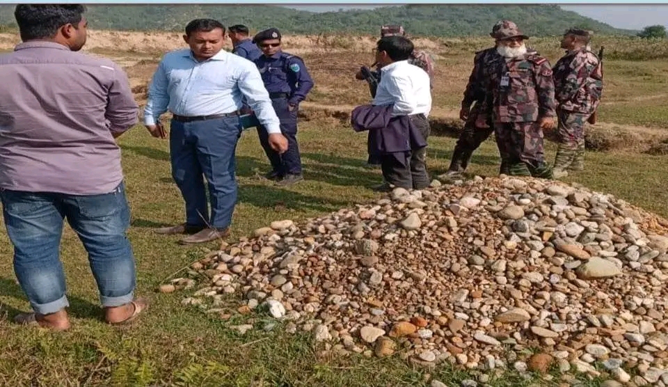 সুনামগঞ্জের বিভিন্ন সীমান্তে বিজিবির অভিযানে ১৩ লক্ষ টাকার মালামাল জব্দ