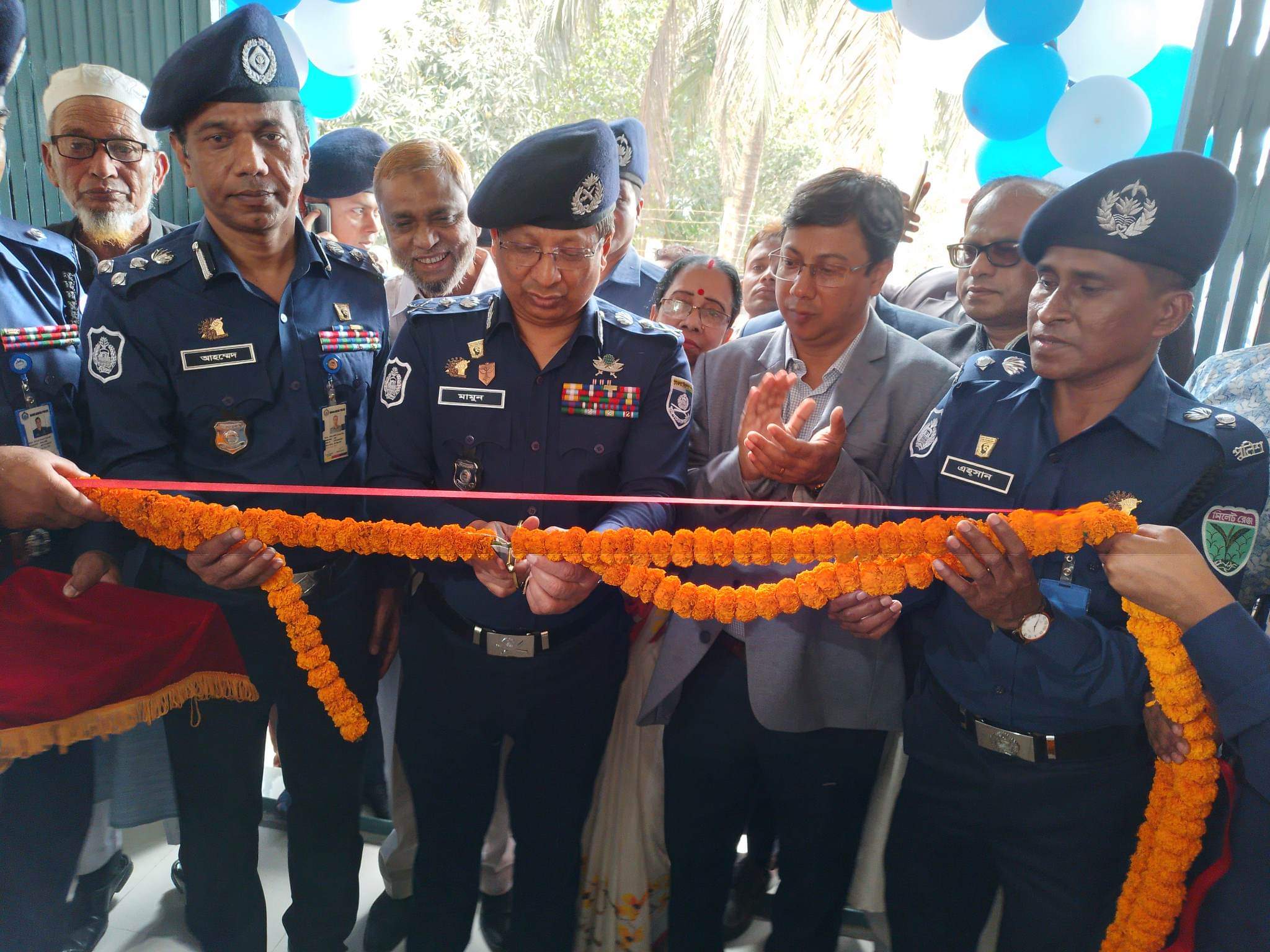 জঙ্গিবাদ ও সন্ত্রাসবাদের বিরুদ্ধে জিরো টলারেন্সে বাংলাদেশ পুলিশ ! —আইজিপি,চৌধুরী আব্দুল্লাহ আল মামুন।