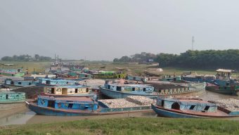 সুনামগঞ্জের পাটলাই নদীর ভয়াবহ নৌ জটে দুর্ভোগ চরমে,সেই সাথে ডাকাত আতংক