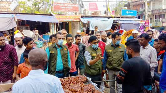 সুনামগঞ্জে বাংলাদেশ নিরাপদ খাদ্য কর্তৃপক্ষের ইফতার বাজার মনিটরিং