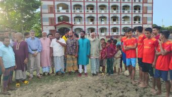 ইছাগরিতে মাদক সন্ত্রাস প্রতিরোধে ফুটবল প্রতিযোগিতা অনুষ্ঠিত