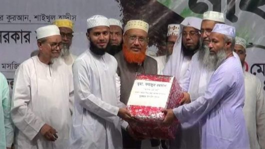 দারুননাজাতে ১হাজার হাদিস মুখস্ত করে পুরস্কার পেলো নরসিংপুরের ফয়জুর রহমান
