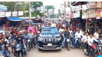 প্রতীক বরাদ্ধের পরপরই চপলের মোটরসাইকেল শোডাউন