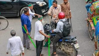 গণমাধ্যমের কাজে বাধা ও ফোন চেক করার নিন্দা