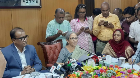 যে অনুরোধের পরিপ্রেক্ষিতে ভারত যাচ্ছে ইলিশ, জানালেন উপদেষ্টা