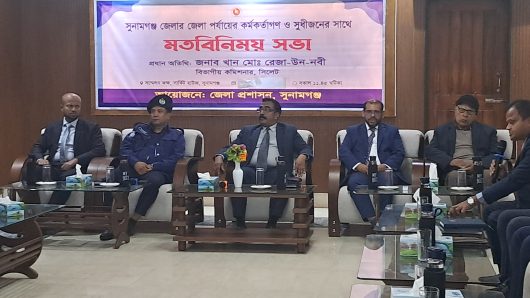 সবাই মিলেই দেশকে এগিয়ে নিতে হবে- সিলেট বিভাগীয় কমিশনার।