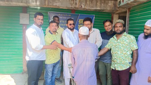 সামাজিক সংগঠন ছাতক ইয়াং স্টারের ফুড প্যাক ও নগদ অর্থ বিতরন