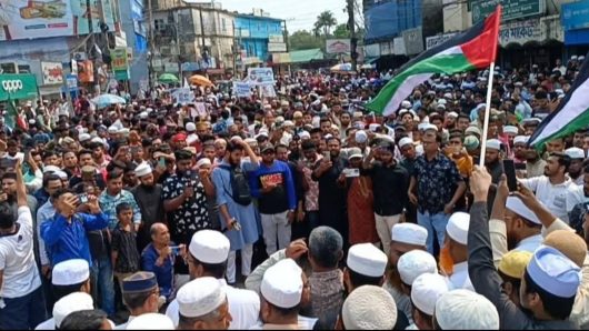 ইসরাইলের বর্বরোচিত হামলার প্রতিবাদ এবং ইসরাইলী পণ্য বর্জনের দাবীতে সুনামগঞ্জ উত্থাল।