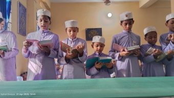 সাওতুল মাদীনা তাহফিজুল কোরআন মাদরাসায় নাজেরা শেষে হিফজের সবক প্রদান
