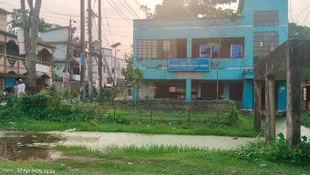 ছাতকে বৃষ্টি হলেই পানিতে ডুবে যায় নির্বাচন অফিসের আঙ্গিনা ও রাস্তা।