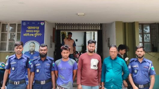 ছাতকে পুলিশের অভিযানে পলাতক ৩ আসামি গ্রেফতার।
