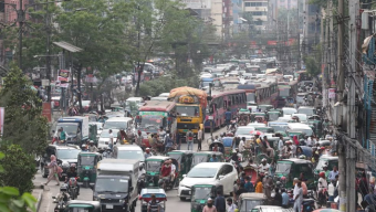 টানা ৩০ ঘণ্টা অবরোধে কাকরাইল, তীব্র যানজট