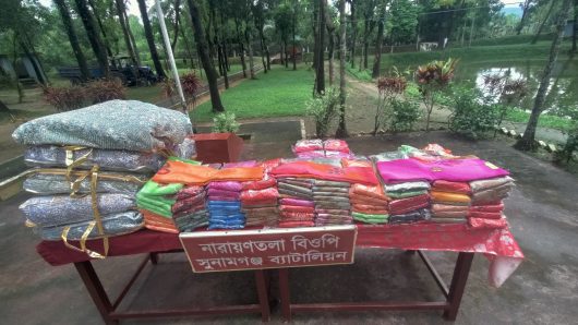 সুনামগঞ্জ বিজিবি কর্তৃক বিপুল পরিমান ভারতীয় সিল্ক শাড়ি ও লেহেঙ্গা আটক