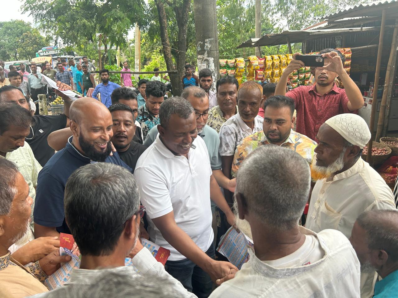 বিএনপির ৩১ দফা কর্মসূচী জনগণের দোরগোড়ায় পৌঁছে দিতে সুনামগঞ্জের বিভিন্ন স্হানে বিএনপি নেতা নুরুলের গনসংযোগ অব্যাহত