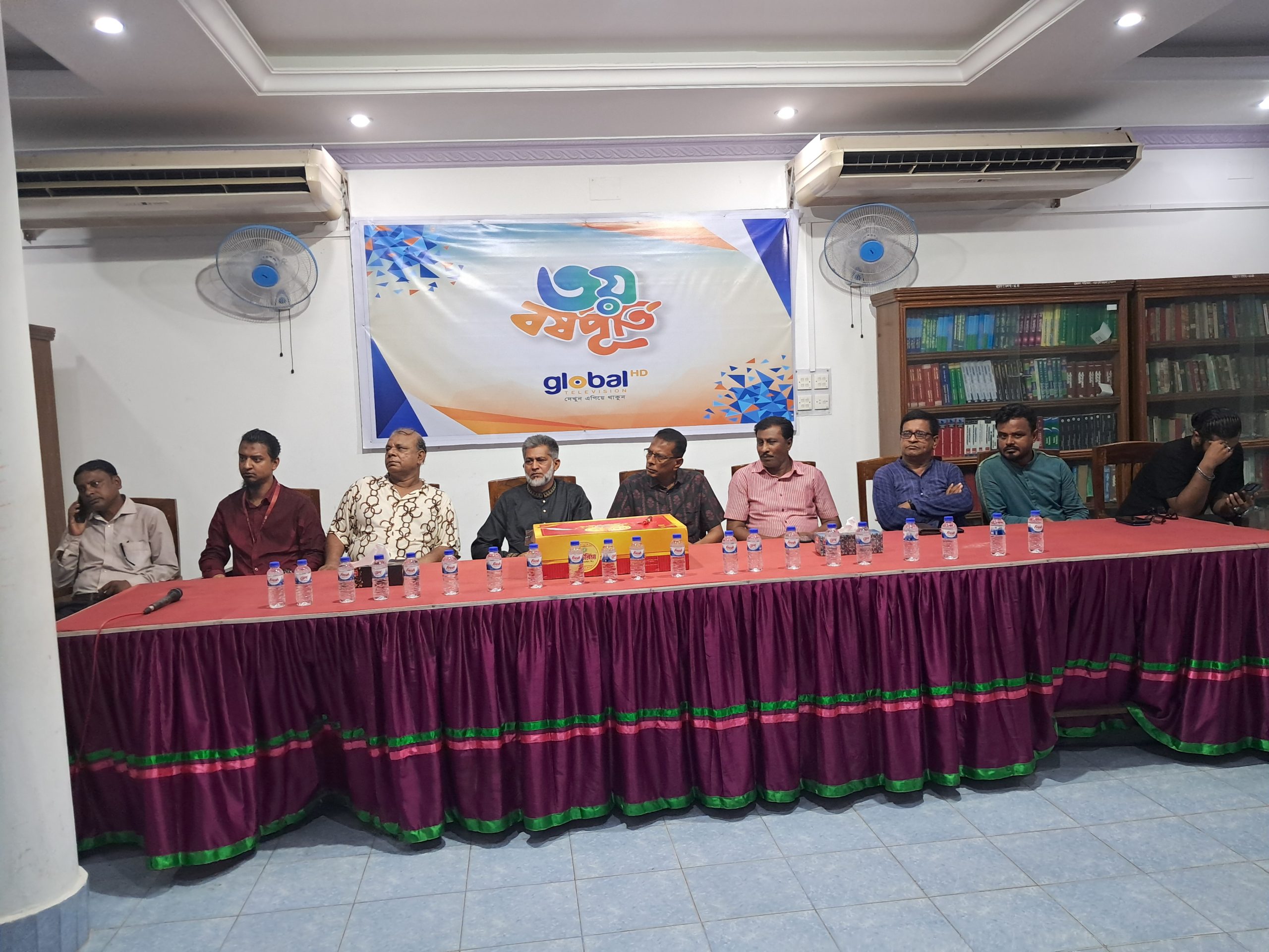 গ্লোবাল টিভির তৃতীয় বর্ষ পূর্তি উপলক্ষে  সুনামগঞ্জে কেক কাটা ও আলোচনা।