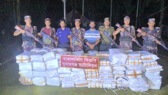 সুনামগঞ্জ বিজিবির অভিযানে কোটি টাকার ভারতীয় মালামাল জব্দ।
