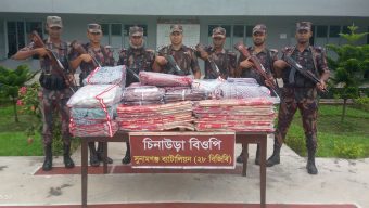 সুনামগঞ্জ বিজিবি কর্তৃক বিপুল পরিমান ভারতীয় শাড়ী ও লেহেঙ্গা আটক।