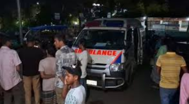 ৪০ মিনিট অ্যাম্বুলেন্স আটকে রাখলো সিন্ডিকেট, ভেতরে নবজাতকের মৃত্যু