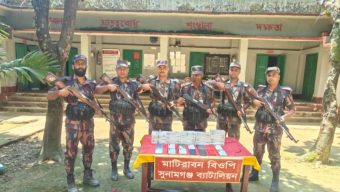 সুনামগঞ্জ বিজিবি কর্তৃক বিপুল পরিমান ভারতীয় এন্ড্রয়েড মোবাইল ফোন আটক