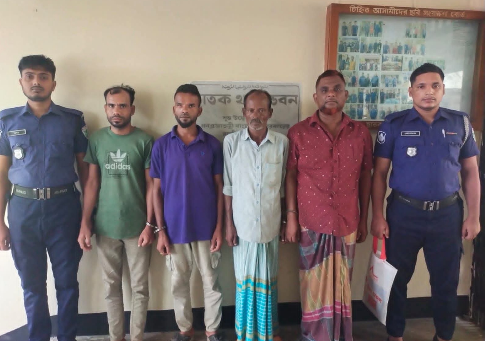 ছাতক থানা পুলিশের অভিযানে ৪আসামি গ্রেফতার
