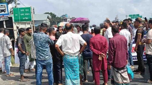 ঢাকার সঙ্গে ২১ জেলার সড়ক যোগাযোগ বিচ্ছিন্ন