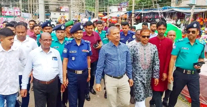 আওয়ামী লীগের কার্যক্রমের ওপর নিষেধাজ্ঞা প্রত্যাহারের সম্ভাবনা নেই: আইন উপদেষ্টা