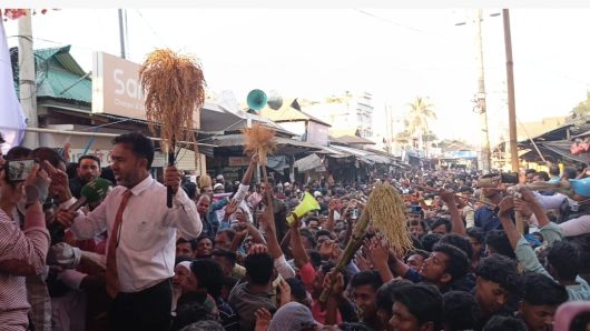 জিয়া পরিবারের জন্য দোয়া চেয়ে কান্নায় ভেঙে পড়লেন আনিসুল হক  ‎