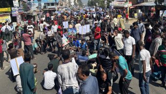 মনোনয়ন বিতর্কে উত্তাল সাতক্ষীরা-২: আব্দুল আলিমের মনোনয়নের দাবিতে সড়ক অবরোধ