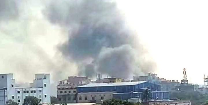 গাজীপুরের টঙ্গীতে তুলার গুদামে আগুন, নিয়ন্ত্রণে ৭ ইউনিট