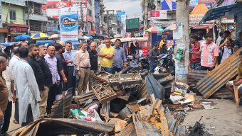 সুনামগঞ্জ শহরের ট্রাফিক পয়েন্টে ভয়াবহ অগ্নিকাণ্ডের ঘটনাস্থল পরিদর্শন করেছেন সুনামগঞ্জ জেলা বিএনপি ও অঙ্গসংগঠনের নেতৃবৃন্দ।