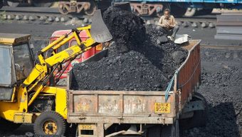 ট্রাকে কয়লা পরিবহন বন্ধের দাবিতে তাহিরপুরে শ্রমিকদের বিক্ষোভ মিছিল