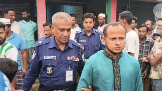 অবৈধ ভাবে পেট্রোল মজুদের অভিযোগে এক ব্যক্তিকে আটক করেছে পুলিশ।