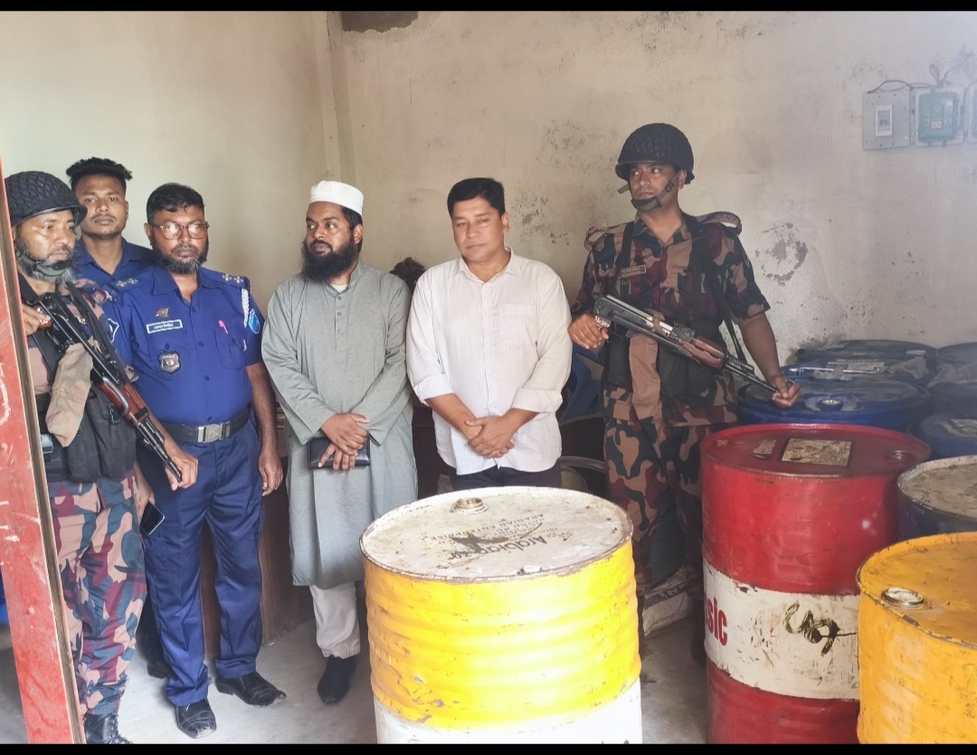 জ্বালানি তেল মজুদ প্রতিরোধ ও সরবরাহ নিশ্চিতে বিজিবির তৎপরতা এবং টাস্কফোর্স অভিযান পরিচালনা করে অবৈধভাবে মজুদকৃত ডিজেল উদ্ধার