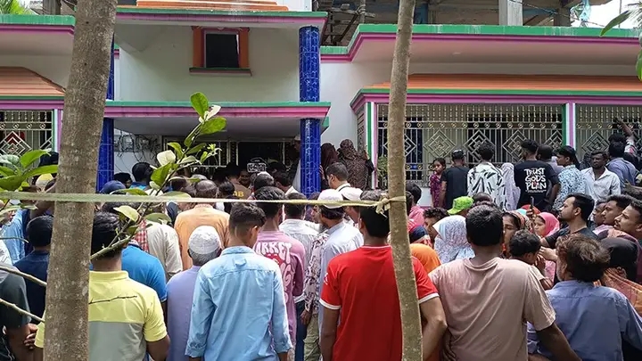 গাজীপুরে প্রবাসীর স্ত্রী-সন্তানসহ ৫ জনকে গলা কেটে হত্যা