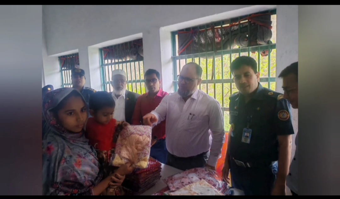 সুনামগঞ্জ জেলা কারাগারে বন্দীদের মাঝে বস্ত্র বিতরণ