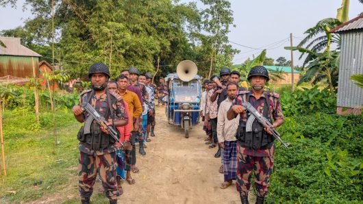 পুশইন ঠেকাতে সুনামগঞ্জ সীমান্তে বিজিবির কঠোর অবস্থান ও জনগনকে সতর্ক থাকার জন্য মাইকিং।