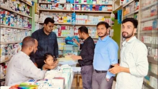 ছাতকে ঔষধের নিয়মমীতি না মেনে অবাধে চলছে ফার্মেসী ব্যবসা, দুই ফার্মেসীকে জরিমানা।